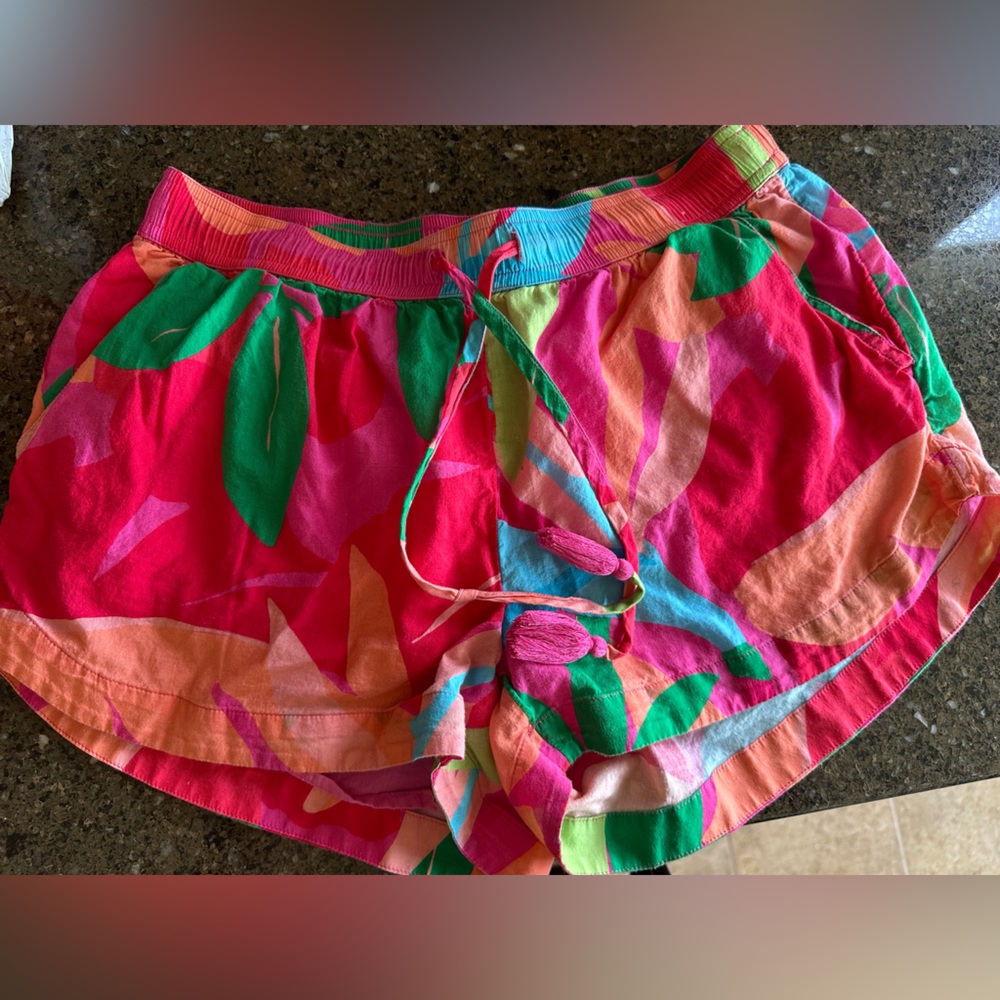 Vineyard Vines Tropical Print Shorts- EUC!